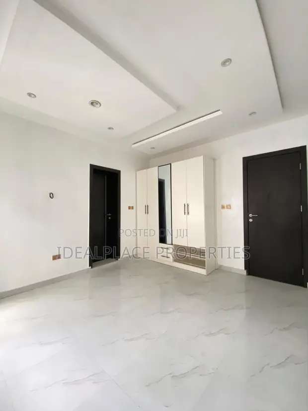 4 Bed Semi-Detached Duplex for Sale a Sangotedo - 1