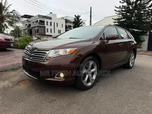 2011 Toyota Venza XLE Brown