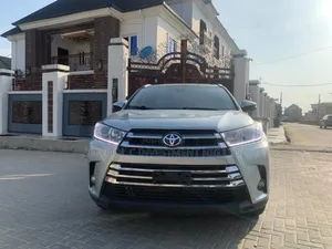 2020 Toyota Highlander Limited FWD Silver