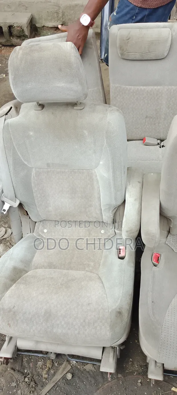 Toyota Sienna Middle and Last Seat Set (Used) - 1