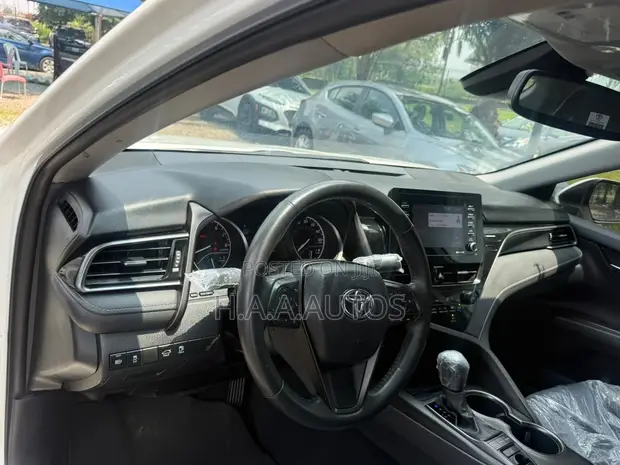 Toyota Camry SE 2023 - 1