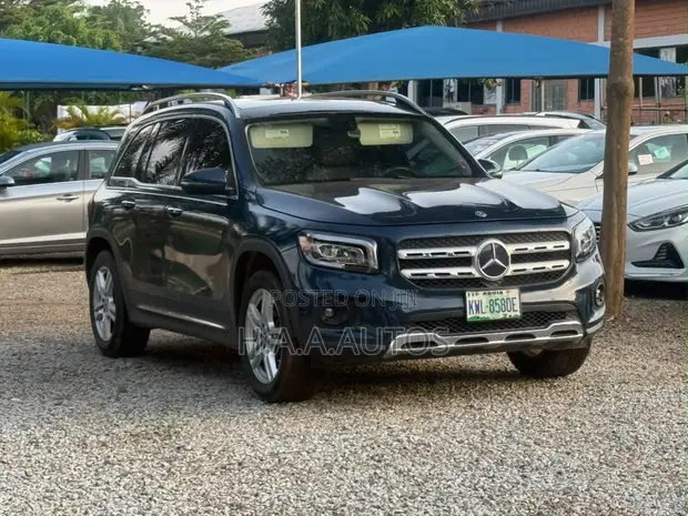 2020 Mercedes-Benz GLB 250 4MATIC SUV - 1