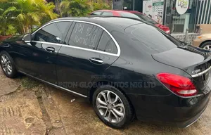 2016 Mercedes-Benz C300 Black - Fully Loaded