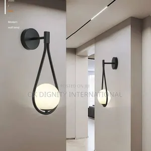 Fitilar Bango Ta Zamani Mai Launi Baki