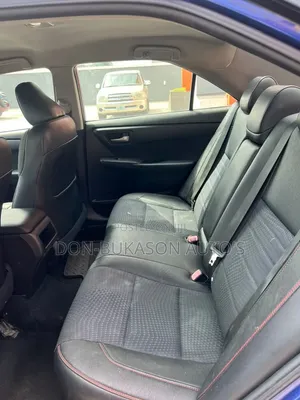 2015 Toyota Camry SE Sedan