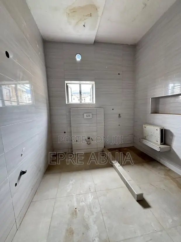 4 Bedroom Terrace Duplex da BQ a Guzape, Abuja - 1