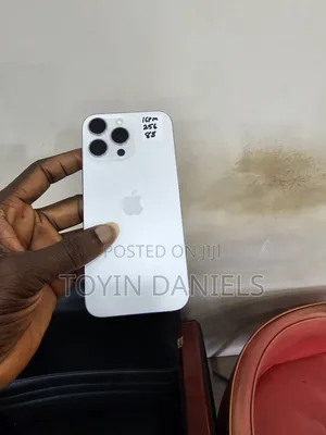 Apple iPhone 16 Pro Max 256GB White