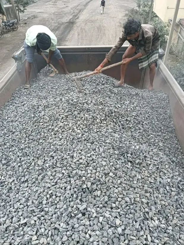 3/4 Granite Chippings for Decking - Direct Quarry Price - 1