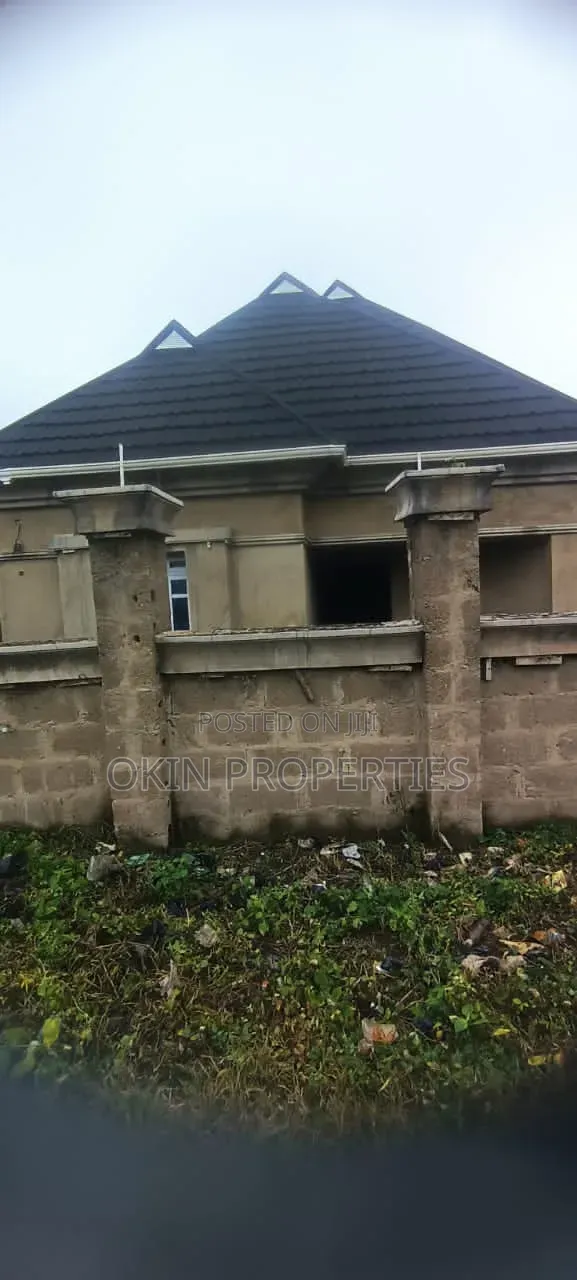 3-Bedroom Bungalow for Sale in Country Home, Osogbo - 1