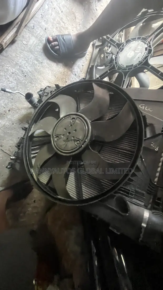 Mercedes-Benz GLC 300 / E300 W213 Radiator Fan - 1
