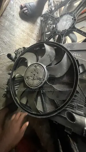Mercedes-Benz GLC 300 / E300 W213 Radiator Fan
