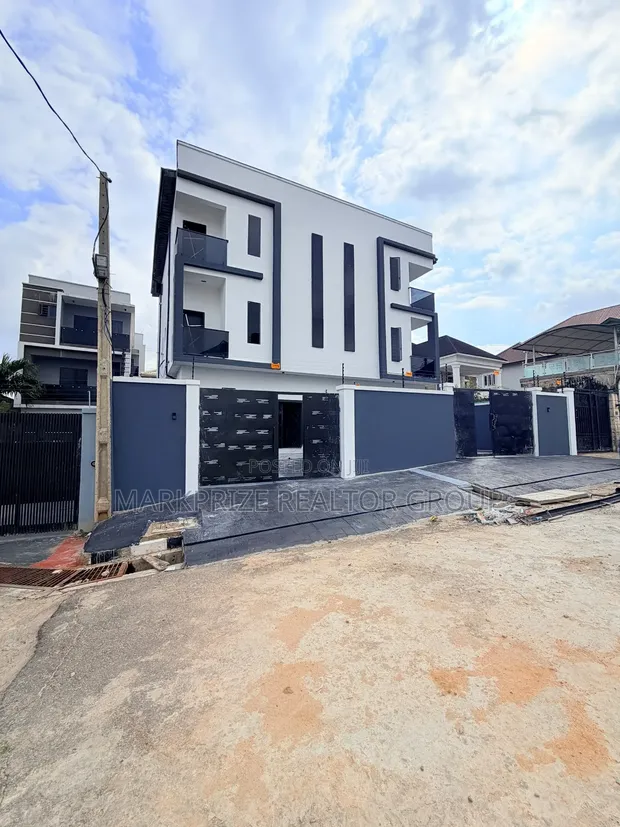 4 Bedroom Semi-Detached Duplex in Magodo GRA Phase 1 - 1
