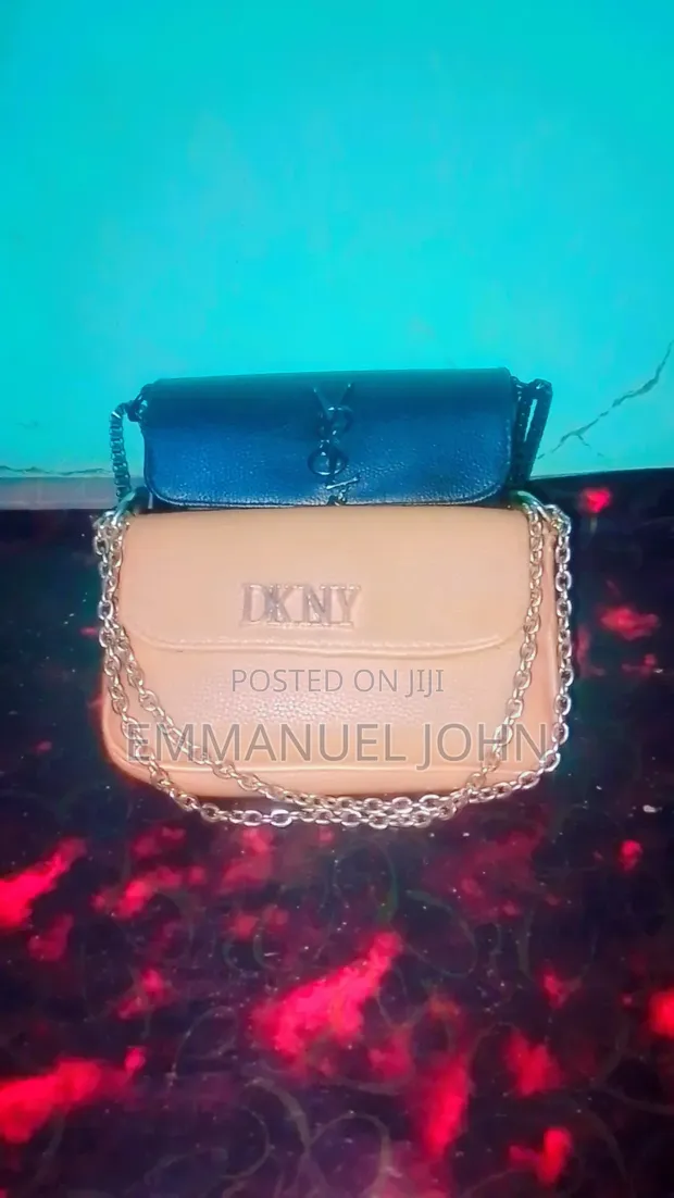 Women's High Quality Chain Purse - Black - 1