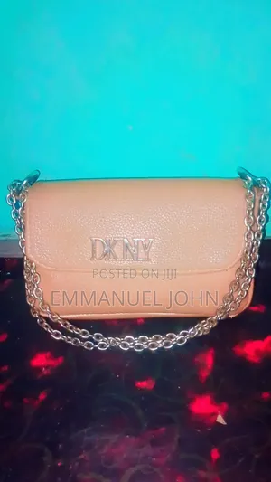 Women's High Quality Chain Purse - Black
