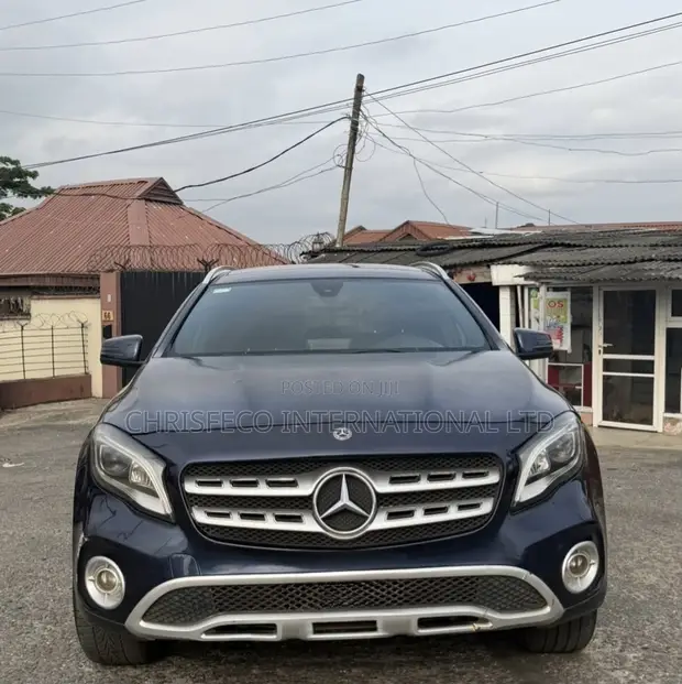 Mercedes-Benz GLA 250 2017 Blue - 1