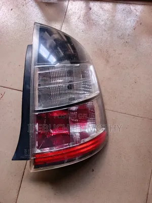 Toyota Prius 2003-2008 Back Light