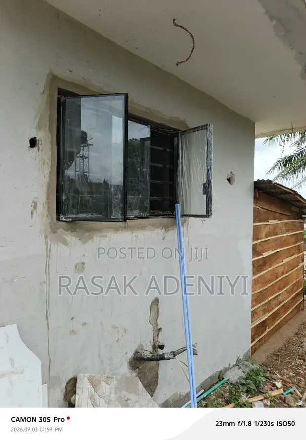 Frameless Casement Window - 1500x900mm - 1