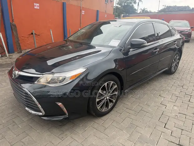 2016 Toyota Avalon XLE Sedan - Gray - 1