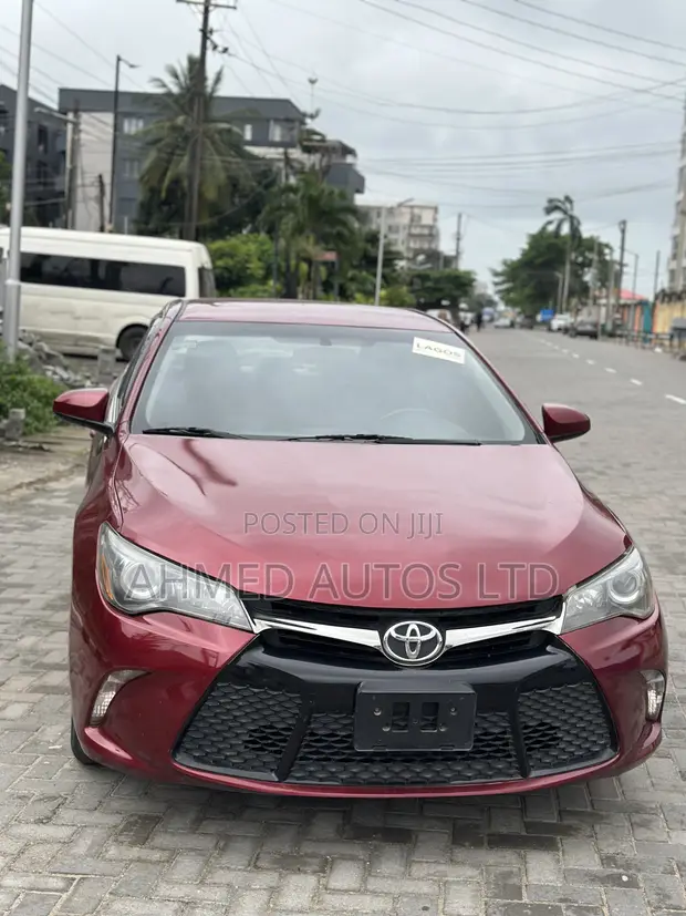 Toyota Camry 2017 Red - 1