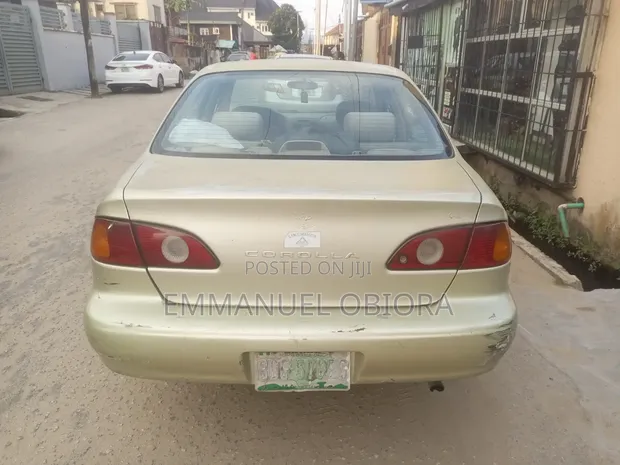 Toyota Corolla Sedan 2001 Silver - 1