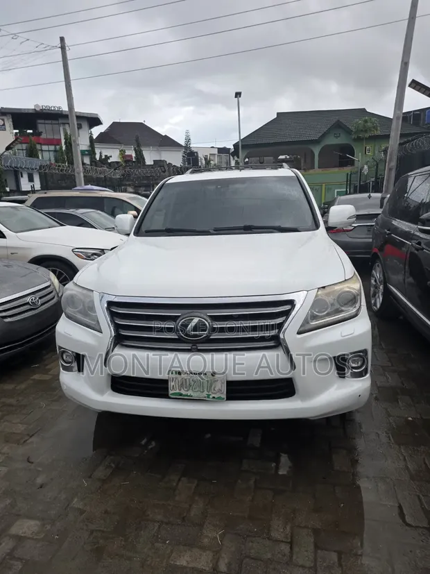 Lexus LX 570 AWD 2014 White - 1