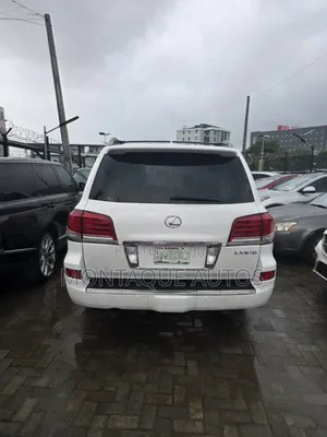 Lexus LX 570 AWD 2014 White