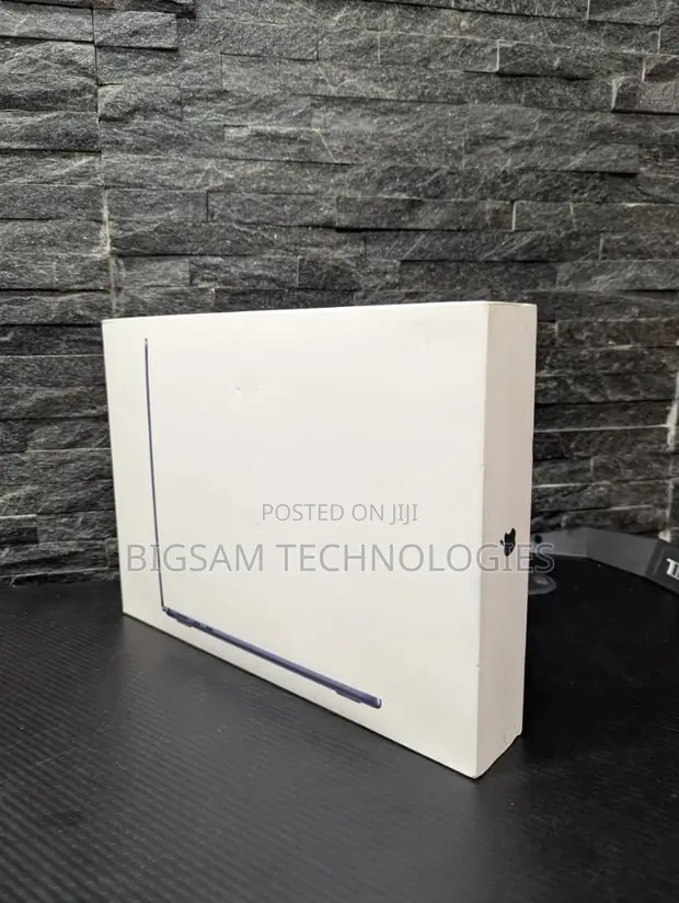 Apple MacBook Air 2024 M3 8GB RAM 256GB SSD - 1