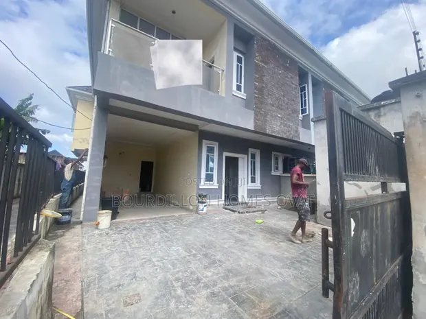 4 Bedroom Duplex for Rent in Lekki Scheme 2, Ajah - 1