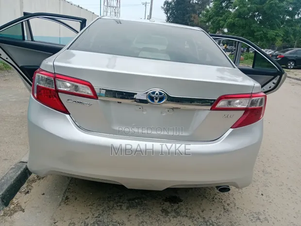 2012 Toyota Camry XLE Silver - 1