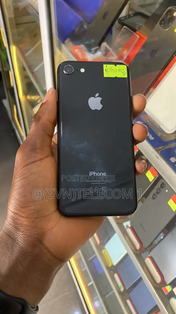 Apple iPhone 8 64GB Baki (Amfani da aka yi a UK) - 1
