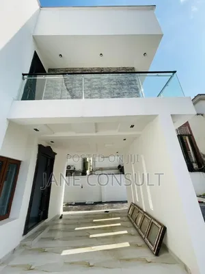 Babban Gidan 6-Bedroom Duplex tare da BQ a Ikeja GRA