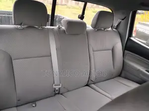 2015 Toyota Tacoma 4dr Double Cab 2.7L Gray