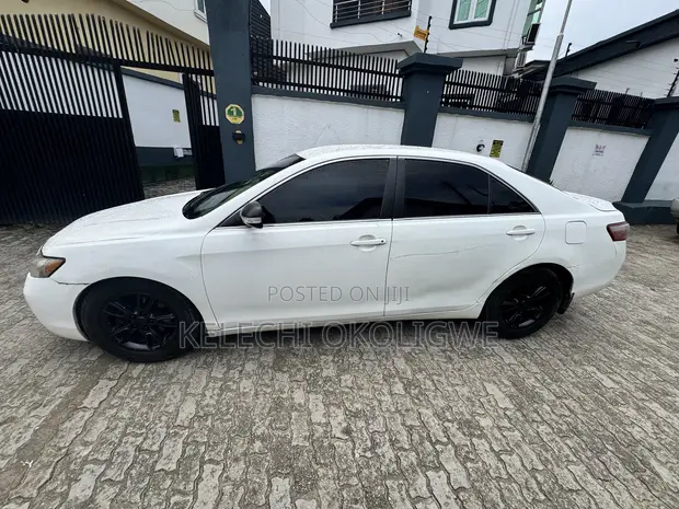 2007 Toyota Camry LE 2.4L White - 1