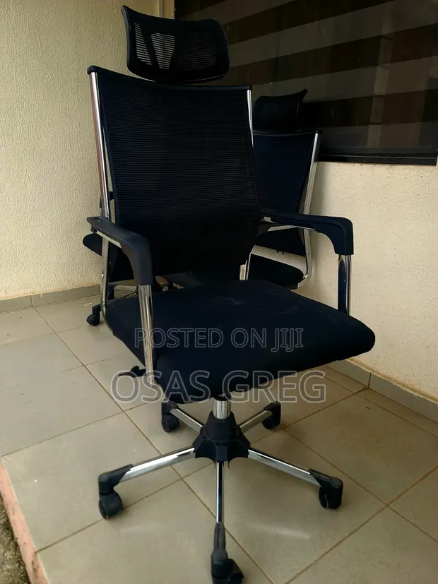 Neatly Used Home Interiors Swivel Office Chair with Headrest - 1