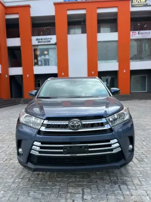 2018 Toyota Highlander XLE 4x4 V6 SUV - Blue