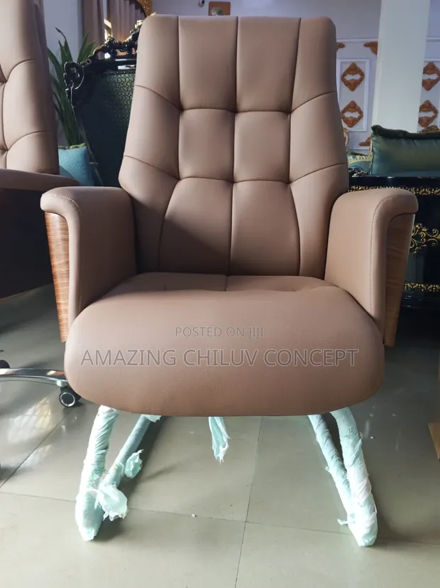 Executive Office Visitors Chair - Premium Padded Guest Chair - 1