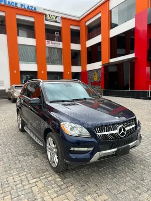2015 Mercedes-Benz ML350 4MATIC SUV - Blue