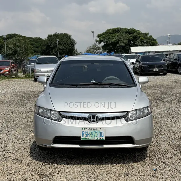 Honda Civic 2006 Silver - 1