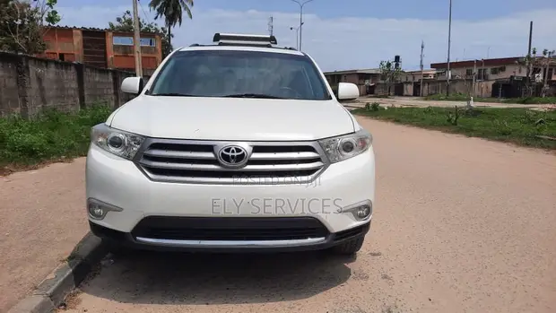 2012 Toyota Highlander SE SUV - 1