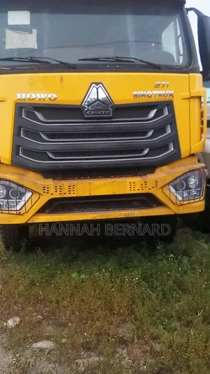 Foreign Used CNHTC Howo Tipper Truck (12 Tires)