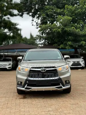 2014 Toyota Highlander LE Gold SUV