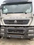 Howo TX 430HP 16-Cylinder CNG Tractor Unit - 1
