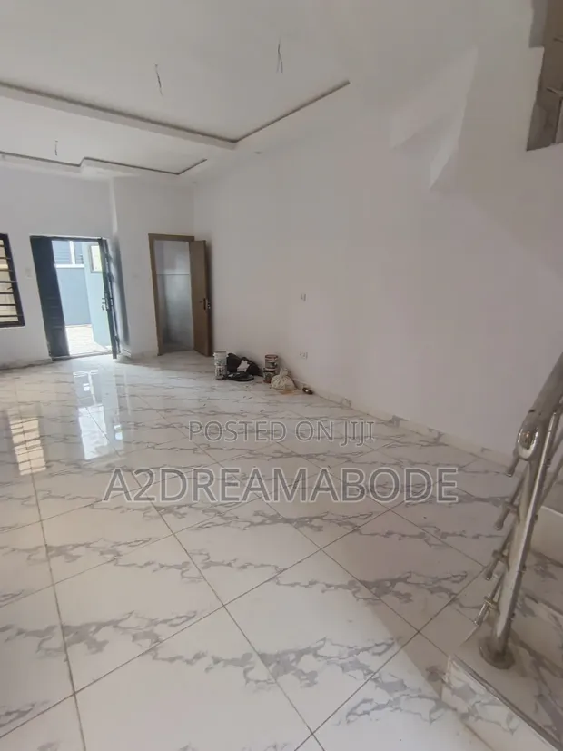 4 Bedroom Duplex for Sale in Anthony, Ajao Estate - 1