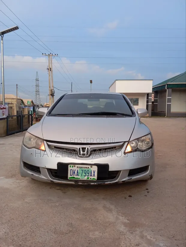 Honda Civic 1.6i Sport Automatic 2009 Silver - 1