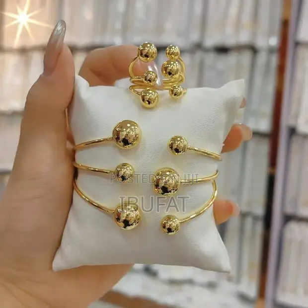 Fashion Jewelry Bracelet - Gold Plated - 1