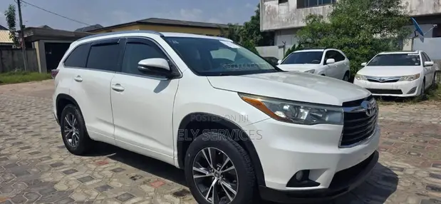 2016 Toyota Highlander XLE V6 4x4 SUV - 1