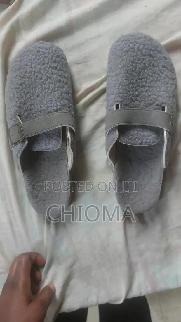 Unisex Casual Flat Shoes - Size 42/43 - 1