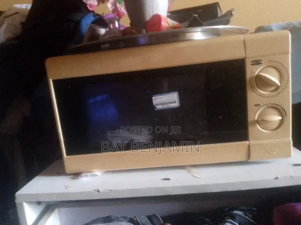 Philips Smart Microwave Oven - Gold - 1