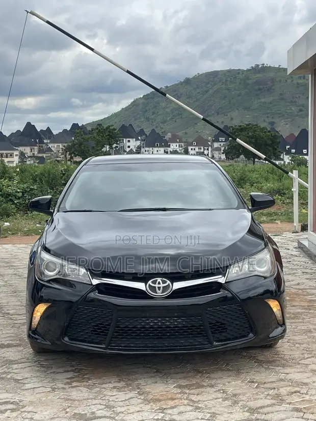 Toyota Camry SE 2015 Black - 1