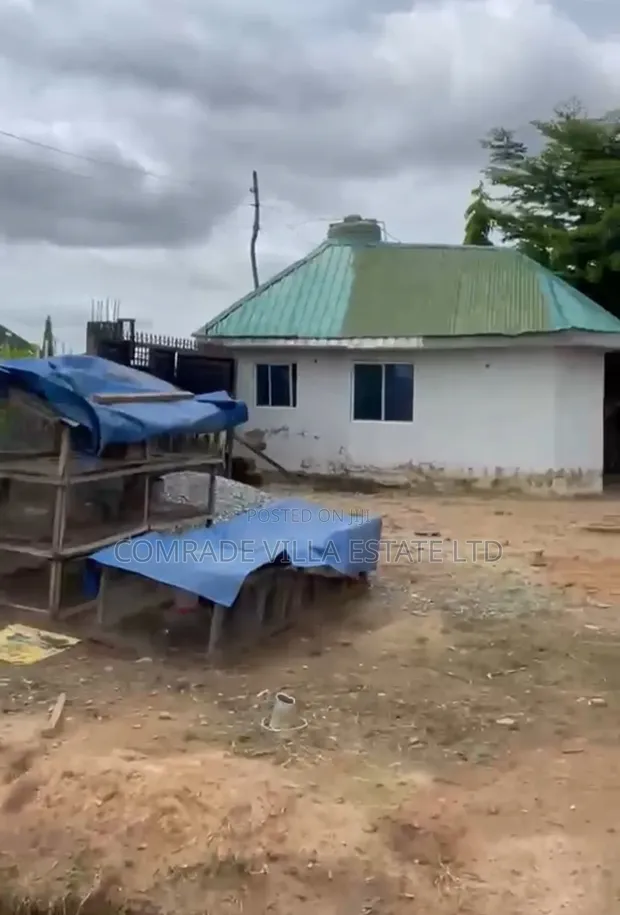 13-Bedroom Bungalow for Sale in Kutunku, Gwagwalada - 1